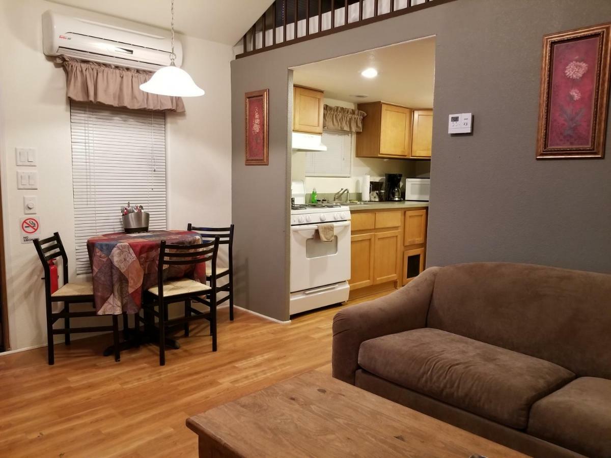 Pecan Cabin Fredericksburg Luaran gambar